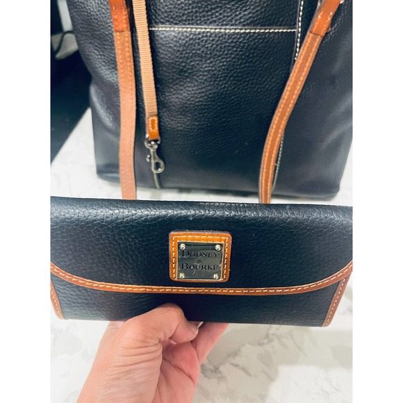 Dooney & Bourke Pebble Grain Leather Shopper Tote and wallet - Picture 7 of 9